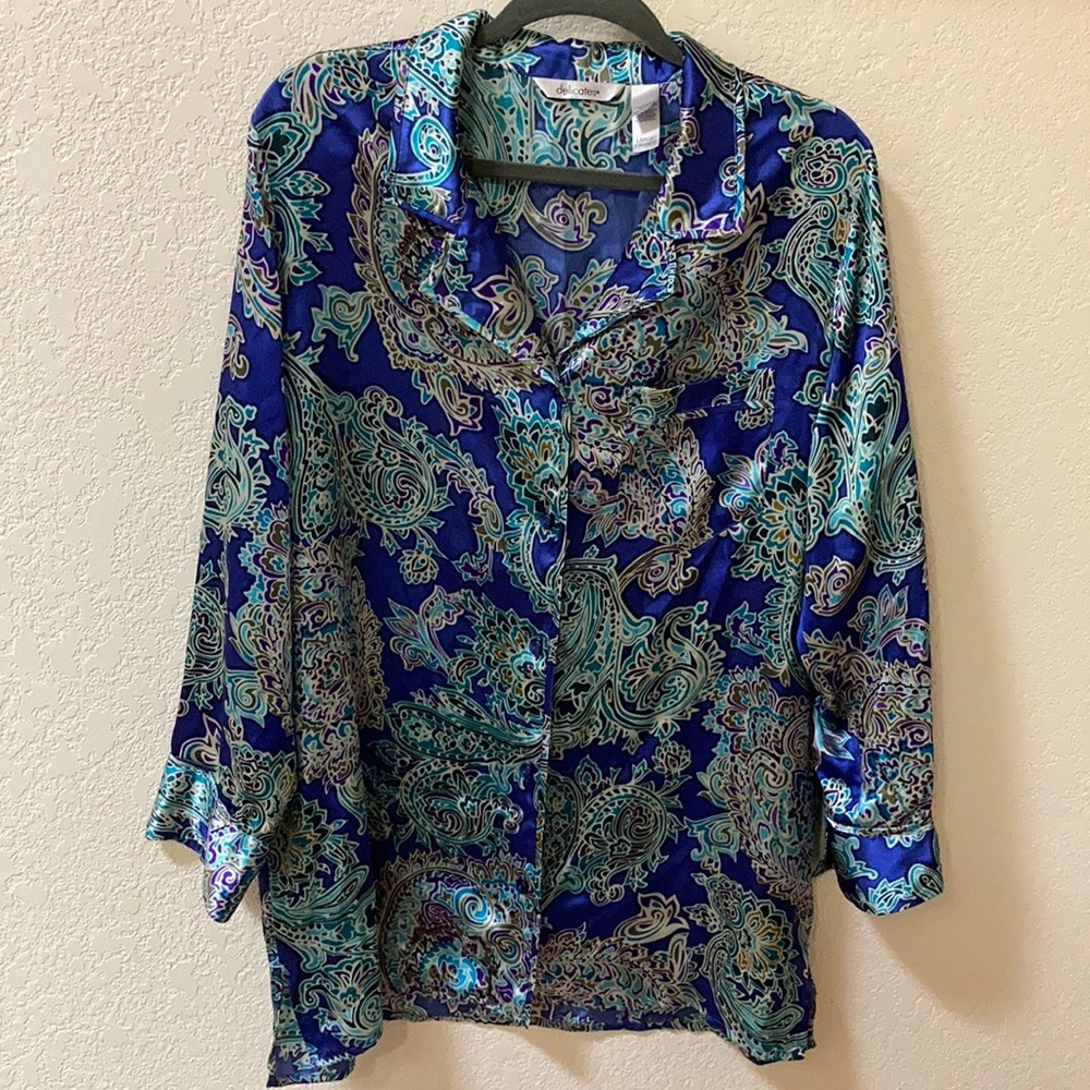 Delicates Polyester Night Shirt. Size Large